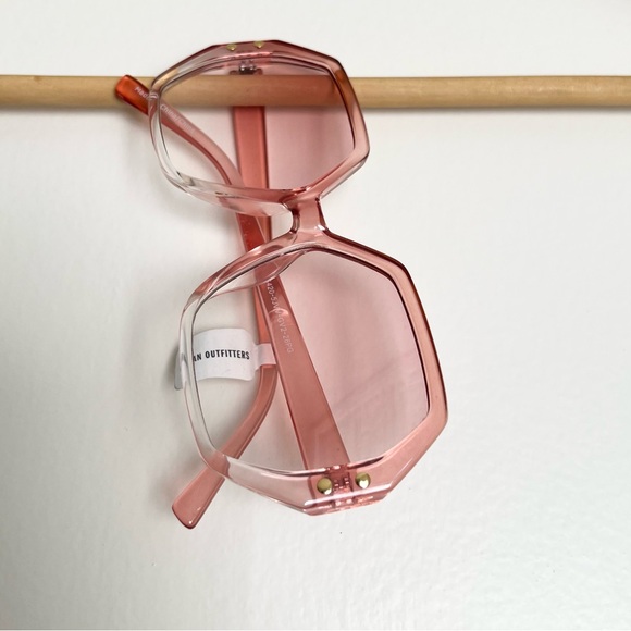 Back in stock soon! UO Willow Hexagon Sunglasses in Pink: Retro Reverie - Picture 14 of 14